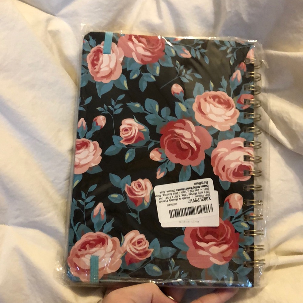 New! 2021 planner - Picture 3 of 9